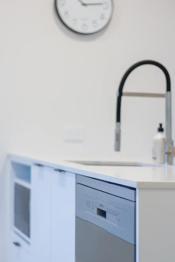 City Lights Retreat With Carpark 2 Bed 2 Bath Christchurch