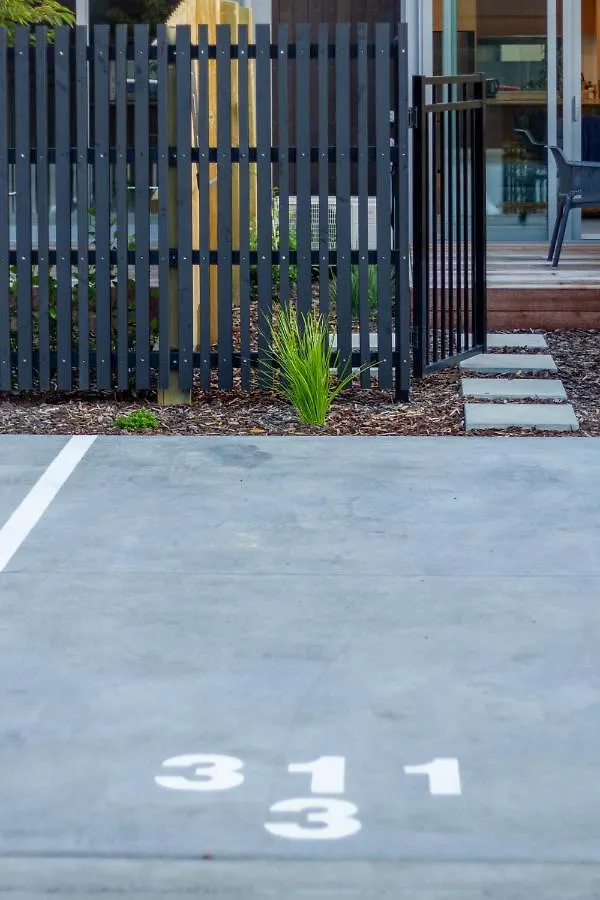 City Lights Retreat With Carpark 2 Bed 2 Bath Christchurch 0*,  Nueva Zelanda